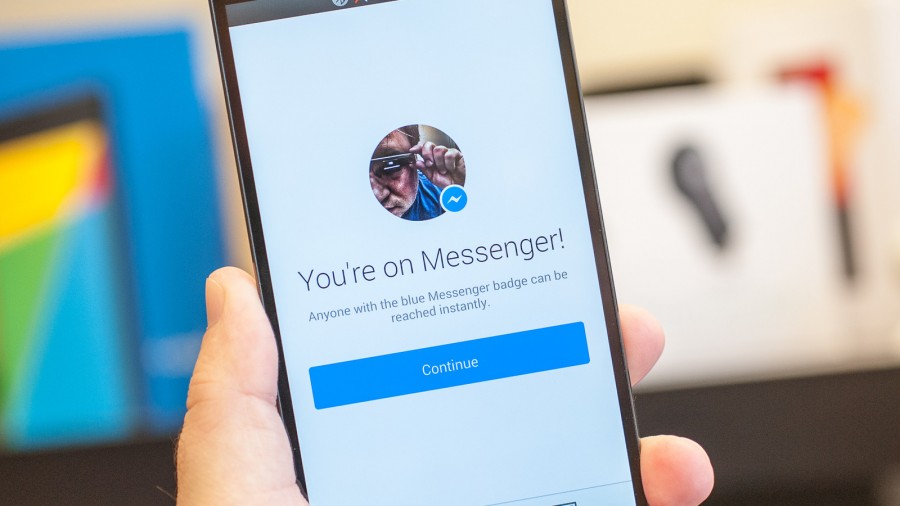 Facebook makes over a half-billion people download Messenger app.