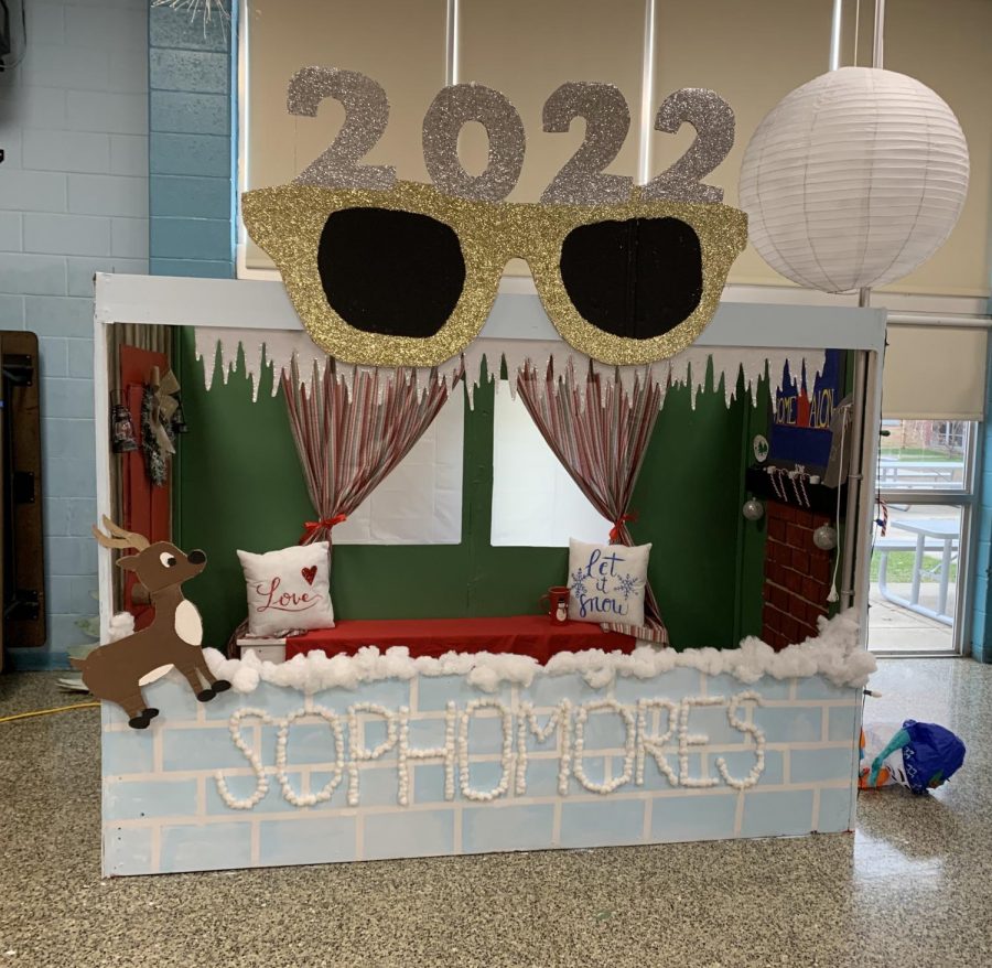 The sophomore class wins the 2019 booth competition with their innovative and creative ideas.  