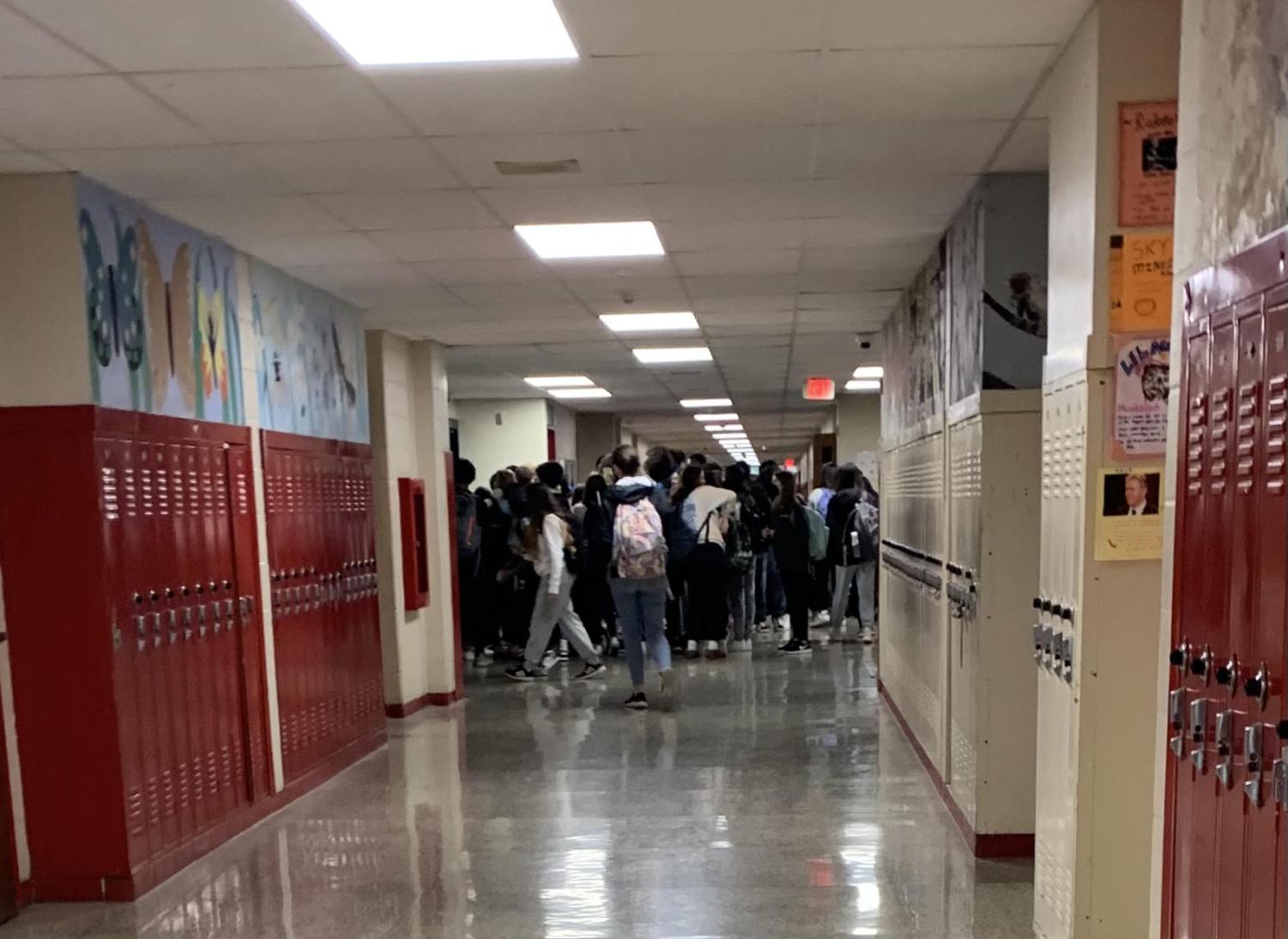 Students crowd the hallways at East during COVID-19.
