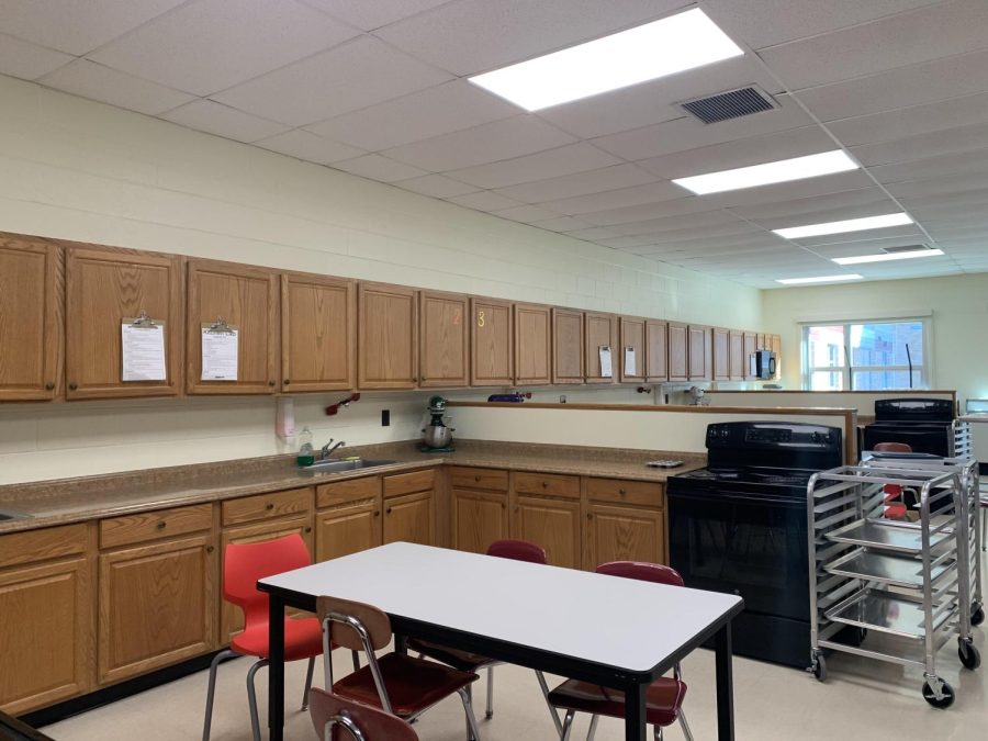 The cooking classroom at East is equipped with an oven and countertop.