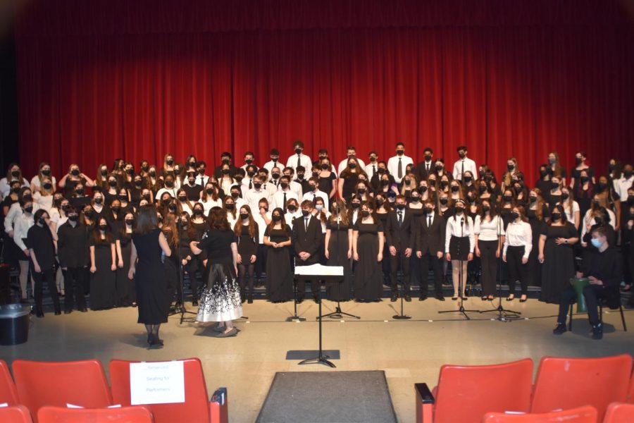 Students+of+the+vocal+department+perform+at+Winter+Concert.