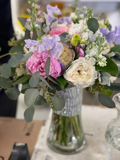 Sams Flowers has been making beautiful bouquets for over 20 years.
