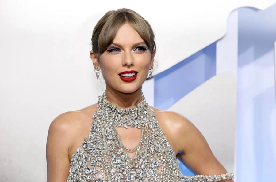 Fans of Taylor Swift are greatly upset over the way Ticketmaster conducted ticket sales for Swifts tour.