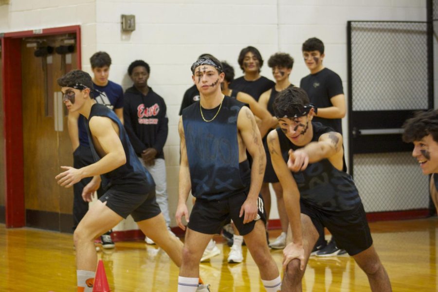 Dodgeball teams wore matching outfits and made creative names.