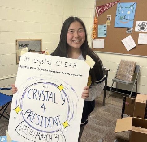 Navigation to Story: Crystal Yeh (’24) prepares for her role as the schoolwide president