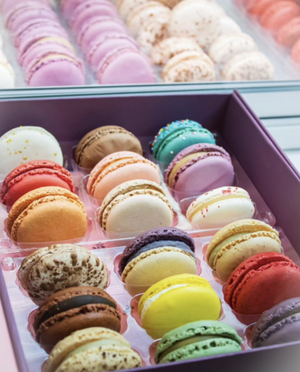 The+pretty+and+tasty+macaroons+at+Woops%21+Macaroon