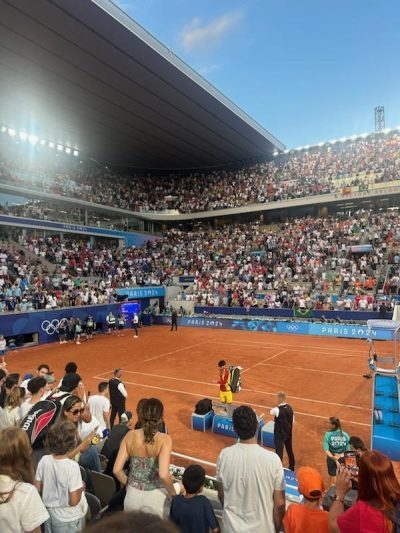 Pater attends a tennis match at the 2024 Paris Olympics.