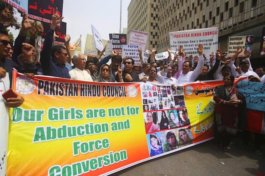 Hindus in Pakistan protest against abductions and forced conversions of Hindu girls. "Hindus protest in Pakistan" by Banksboomer is licensed under CC BY-SA 4.0