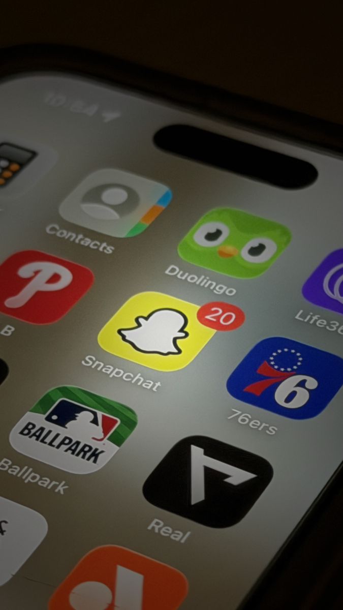 Snapchat's persistent notifications are highlighted on a phone screen.